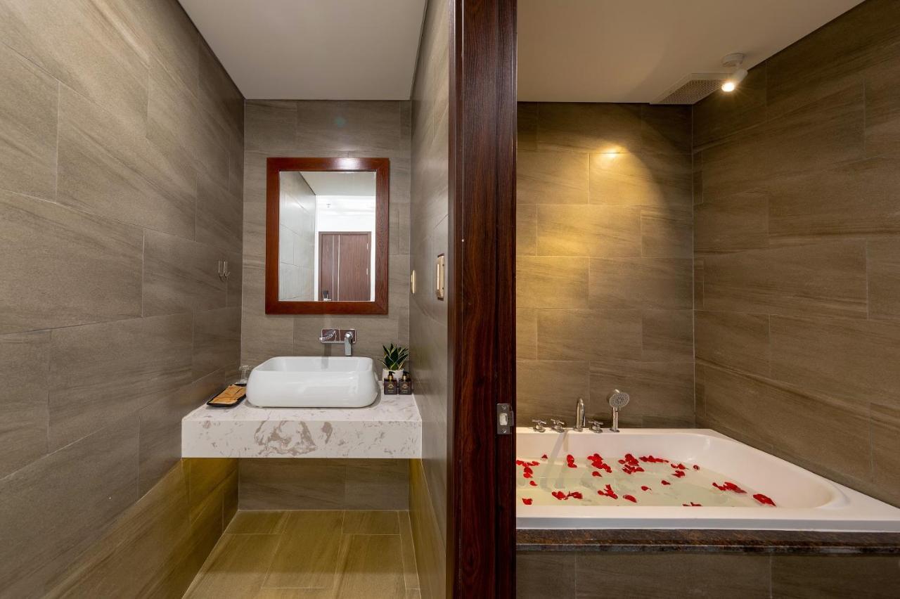 K Hotel Sauna And Massage Da Nang Esterno foto